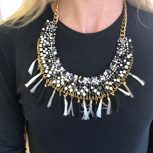 Gorgeous Statement Bob Necklace - Picture 2 of 3